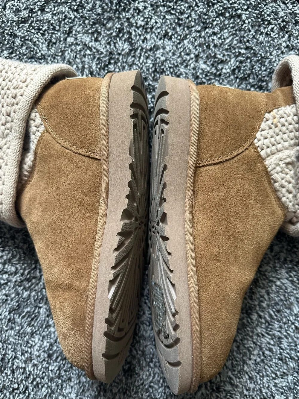 UGG Kids Darrah Chestnut Suede Knit-Cuff Boots Size 4 Youth